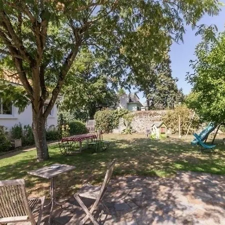 House Le Sans Souci Hébergement de vacances *