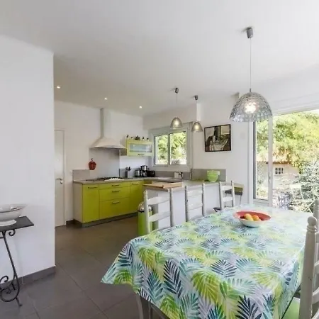House Le Sans Souci *
